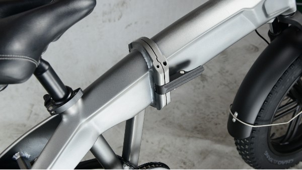 天轴越野电动自行车的底盘设计有何特色？
